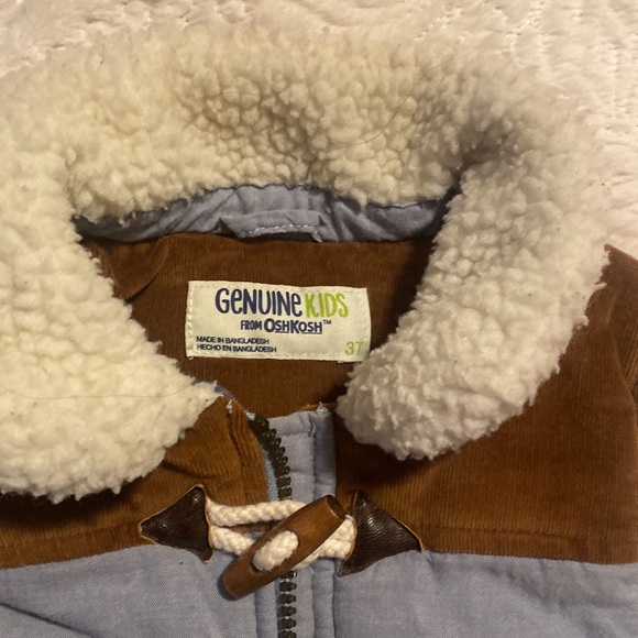 VEST - Picture 2 of 6